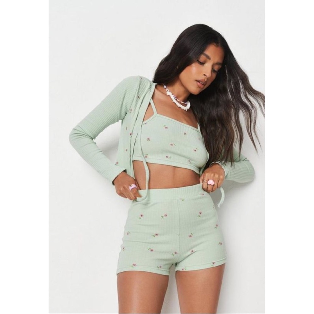Missguided Sage Floral Print Rib Shorts